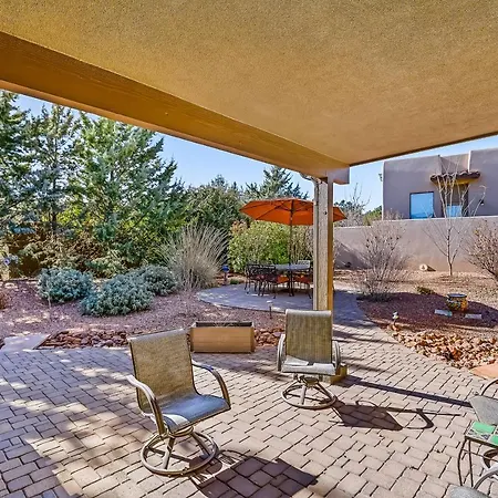 Red Rocks Whippet View Villa